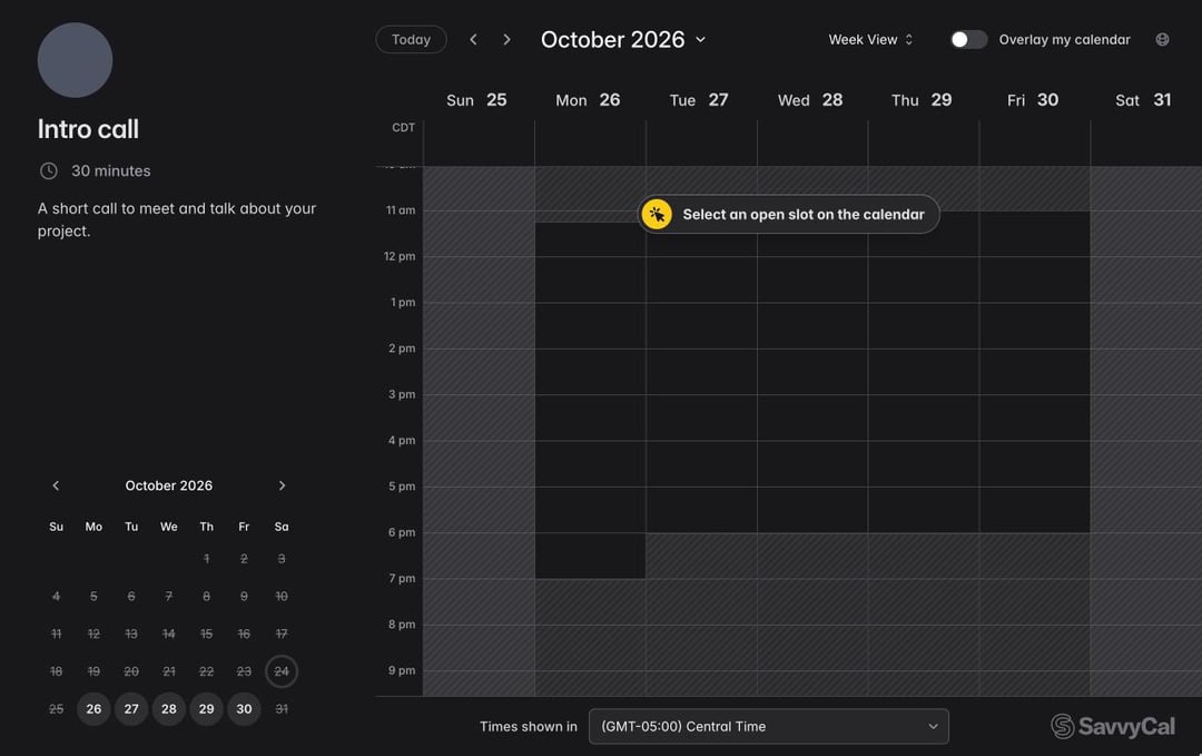SavvyCal-boekingspagina met een weekkalender en een optie om uw eigen agenda eroverheen te leggen